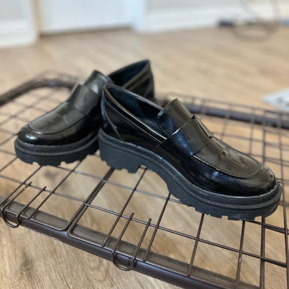 Blondo Chunky Black Loafers - Picture 3 of 4